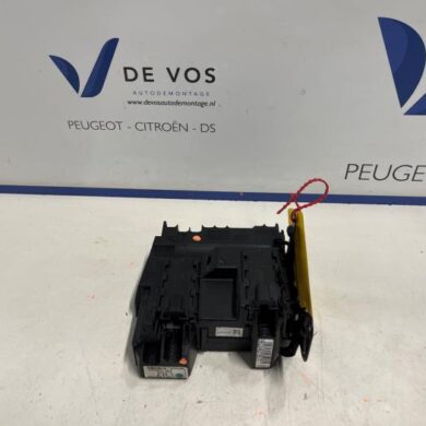 DS Automobiles DS7 Crossback 1.6 16V E-Tense 300 4x4 Zekeringkast 2025 9822465180-6508431080