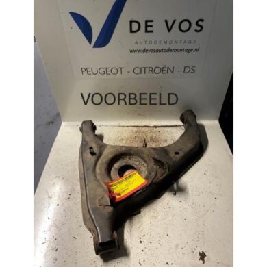 Peugeot 607 2.2 HDi 16V FAP Draagarm rechts-achter 2004 5175AS