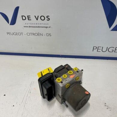 Peugeot Boxer 2.0 BlueHDi 160 ABS pump AH03 2018 1673599580-1680794280-1694021280