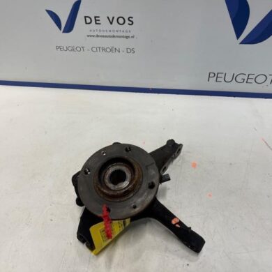 Peugeot 208  Achsschenkel links vorne 2020 9826878080