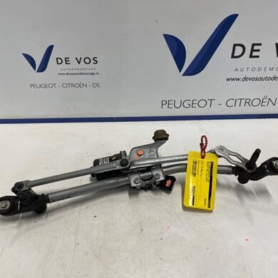 Peugeot 208  Ruitenwissermotor voor 2020 9824784980