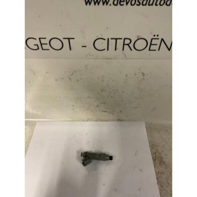 Peugeot 107  Injector (benzine injectie) CFA 2008 1984F9
