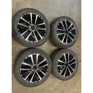 DS Automobiles DS7 Crossback 1.6 16V E-Tense 300 4x4 Velgen set + banden 2025 98407472ZR