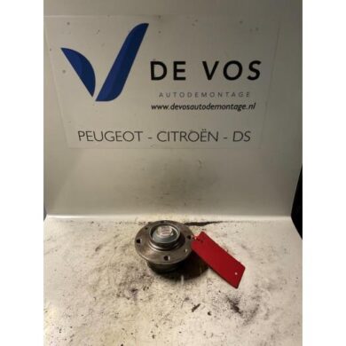 Citroen Xsara  Rear hub 2002 374837