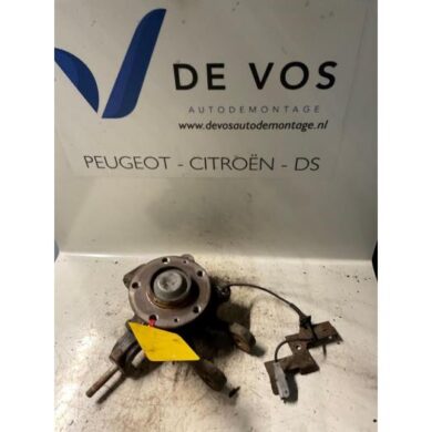 Peugeot 607 2.0 HDiF 16V Knuckle, rear right 2007 374887-334042