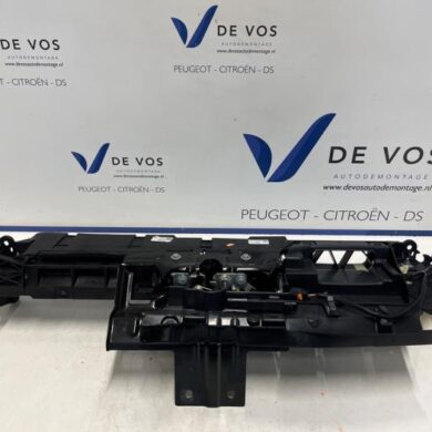 Peugeot 408  Lock plate 2023 1681376680