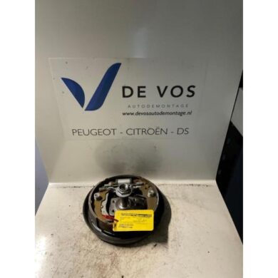 Peugeot 207 1.4 HDi Brake anchor plate 2010 424244-424240