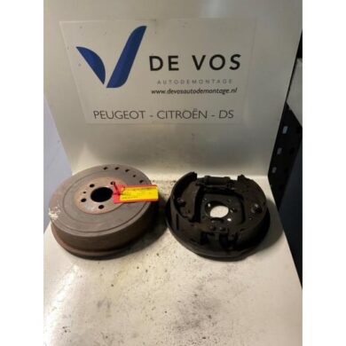 Peugeot Expert 2.0 HDi 90 Rear brake drum 2003 424737-424232