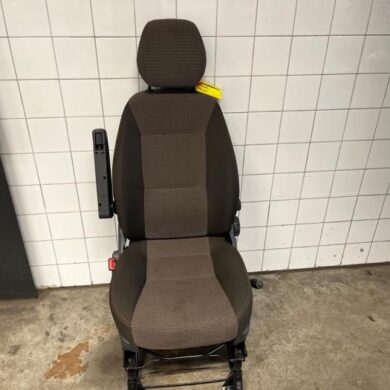 Peugeot Boxer 2.0 BlueHDi 130 Stoel links 2018