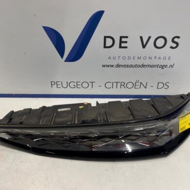 DS Automobiles DS7 Crossback 1.6 16V E-Tense 300 4x4 Achterlicht rechts 2025 9841320380