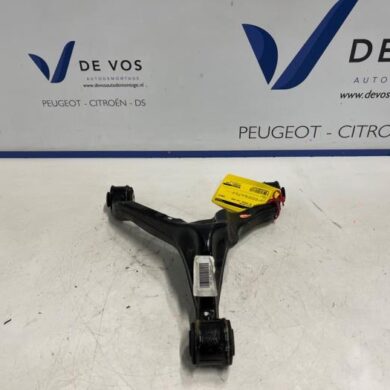 DS Automobiles DS7 Crossback 1.6 16V E-Tense 300 4x4 Draagarm rechts-achter 2025 9824743080