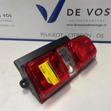 Citroen Jumpy 1.5 Blue HDi 100 Achterlicht rechts 2020 9808243080