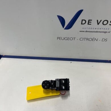 Opel Corsa 1.2 12V 75 Multi-functional window switch 2023 96783350ZD