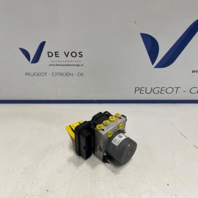 Peugeot 308 1.2 12V e-THP PureTech 130 ABS pump HNS-HN05 2018 1637315880-1682598980-9826694380