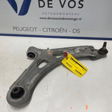 Peugeot 408  Front wishbone, right 2023 9847671780