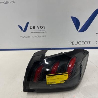 Peugeot 208  Achterlicht rechts 2020 9823216680