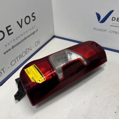 Peugeot Partner 1.5 BlueHDi 100 Achterlicht rechts 2021 9820554880
