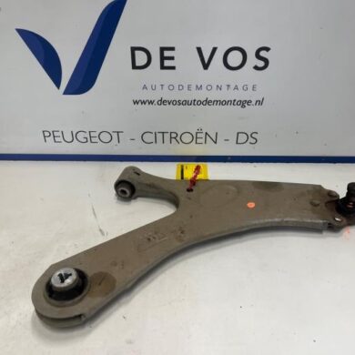 Citroen C4 ë-C4 50 kWh Draagarm rechts-voor 2022 9831682780