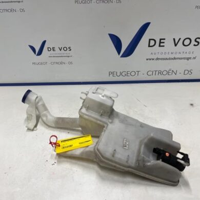 DS Automobiles DS3 Crossback 1.2 12V PureTech 100 Scheibensprühertank vorne 2022 9828382980-9836396080
