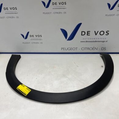 DS Automobiles DS3 Crossback 1.2 12V PureTech 100 Wheel arch strip 2022 98208026XT