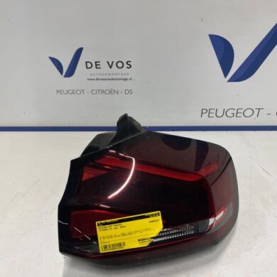 Citroen C4 ë-C4 50 kWh Taillight, right 2023 9831100080