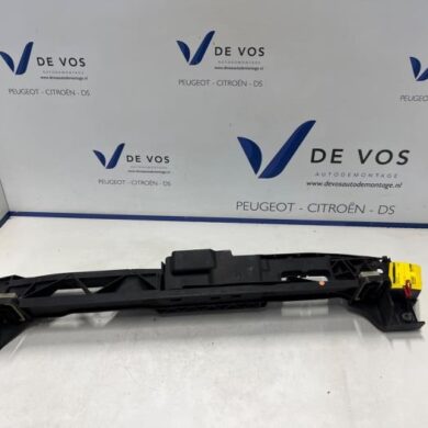 Peugeot 5008 1.2 12V e-THP PureTech 130 Slotplaat voor 2019 9824055880