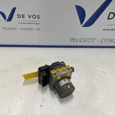 Peugeot Partner 1.5 BlueHDi 100 ABS Pomp YHT-YH01 2021 9845052180-1673580780-1673580880