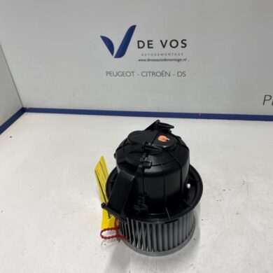 DS Automobiles DS3 Crossback 1.2 12V PureTech 100 Heating and ventilation fan motor 2022 9833380480