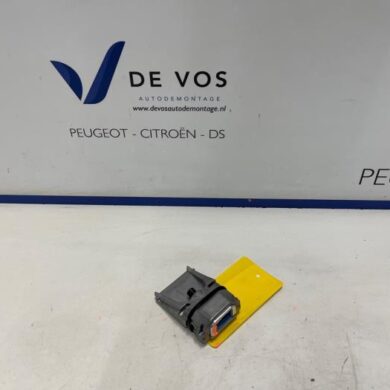 Citroen C5 Aircross 1.2 e-THP PureTech 130 Front camera 2023 9842997780-1681924480