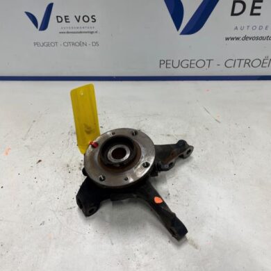 Peugeot 208 1.2 Vti 12V PureTech 100 Fusee links-voor 2024 9826878080