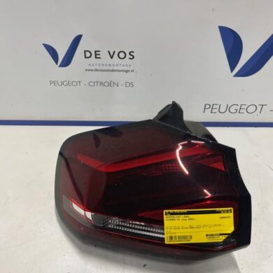 Citroen C4 ë-C4 50 kWh Taillight, left 2022 9831100280