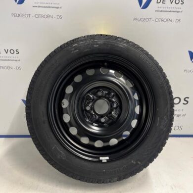 Peugeot 107 1.0 12V Wheel + tyre 2010