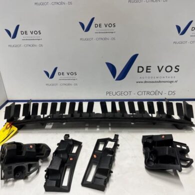 DS Automobiles DS3 Crossback 1.2 12V PureTech 100 Bumperframe achter 2022 9820846180-9821126380