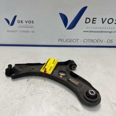 Peugeot 208 1.2 Vti 12V PureTech 100 Front wishbone, left 2024 9857903080