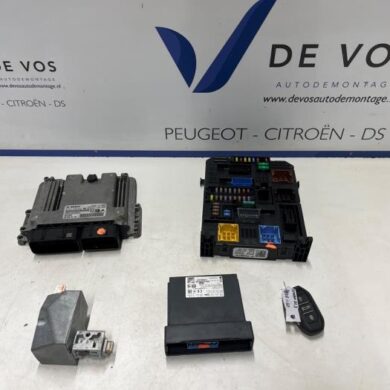 DS Automobiles DS3 Crossback 1.2 12V PureTech 100 Engine management computer HNE-HN05 2022 9842944180-1680442380-1680442480