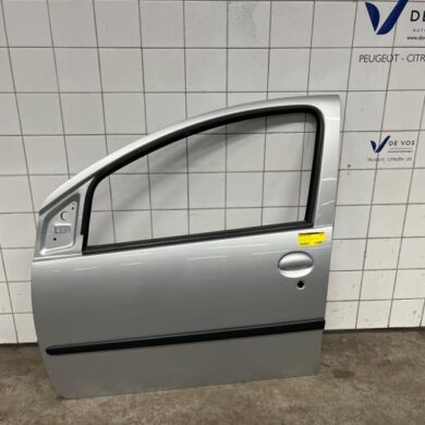 Peugeot 107 1.0 12V Portier 4Deurs links-voor 2010 9002W6-1612541480