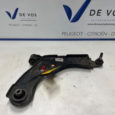 Citroen C5 Aircross 1.2 e-THP PureTech 130 Draagarm rechts-voor 2019 9816865480-9846329080