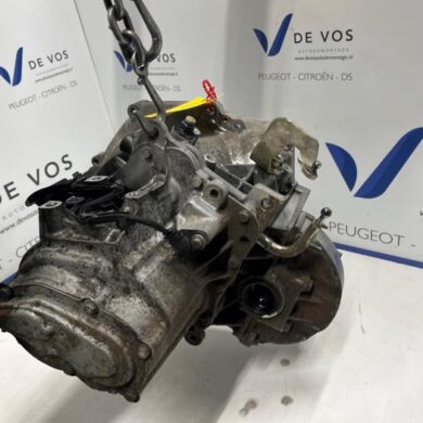 Peugeot Partner 1.5 BlueHDi 100 Versnellingsbak YHT-YH01 2021 9837381880-1680591780 20V261