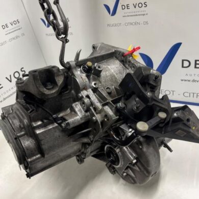 DS Automobiles DS3 Crossback 1.2 12V PureTech 100 Versnellingsbak HNE-HN05 2022 1629122580-1629122680-1656759780-9834798180 20XJ03