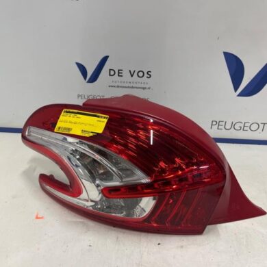 Peugeot 208 1.2 Vti 12V PureTech 82 Achterlicht links 2014 9672628280