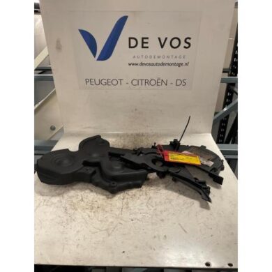 Peugeot Partner 1.6 HDI 75 Distributiedeksel 9HW 2006 0320W4-0320T6-0320W5
