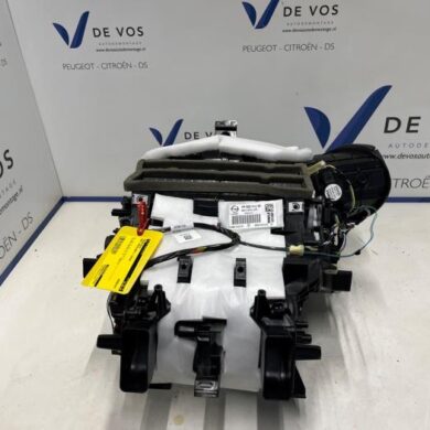 Opel Crossland X  Heater housing 2019 YQ00046880
