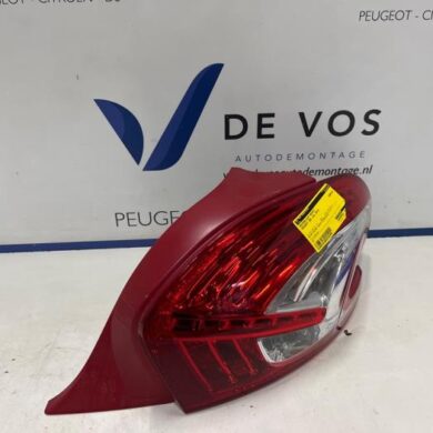 Peugeot 208 1.2 Vti 12V PureTech 82 Achterlicht rechts 2014 9672628380