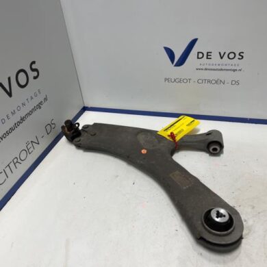 Opel Mokka 1.2 Turbo 12V Draagarm links-voor 2023 9831682580