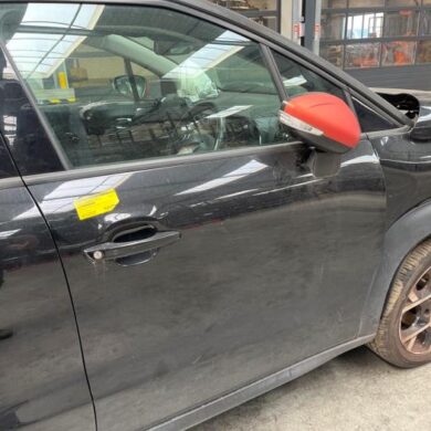 Citroen C3 Aircross 1.2 e-THP PureTech 110 Tür 4-türig rechts vorne 2022 YQ00173880
