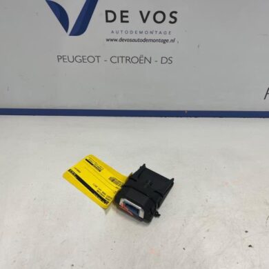 Peugeot 5008 1.2 12V e-THP PureTech 130 Camera voorzijde 2017 1640245380-9826178580-1692661380