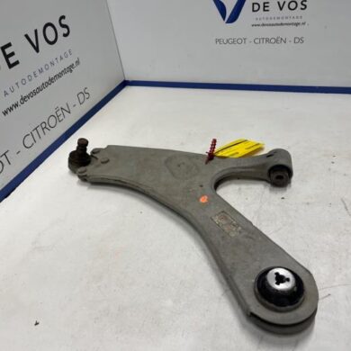 Peugeot 2008 e-2008 50 kWh Draagarm links-voor 2020 9831682580