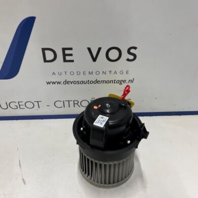 Peugeot 208 1.2 Vti 12V PureTech 100 Heizung Belüftungsmotor 2023 9840566280