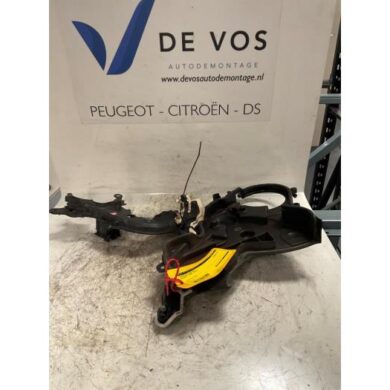 Peugeot 3008  Distributiedeksel YHZ 2018 9808723480-9824675280-9824675180