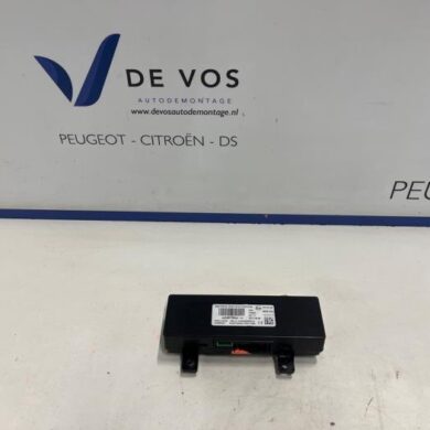 Peugeot 5008 1.2 12V e-THP PureTech 130 Telefoon interface 2017 9829967280-9824679080